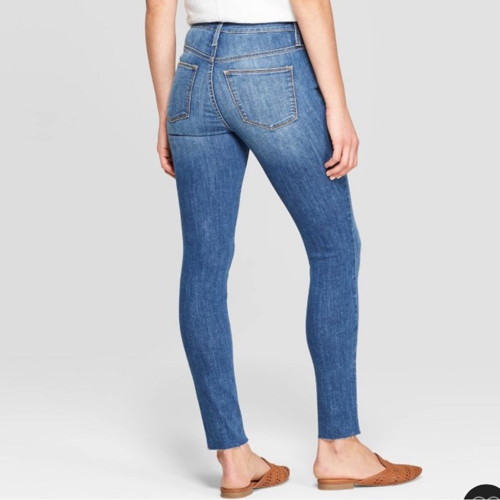 Universal Thread High Rise Skinny jeans - Picture 3 of 4